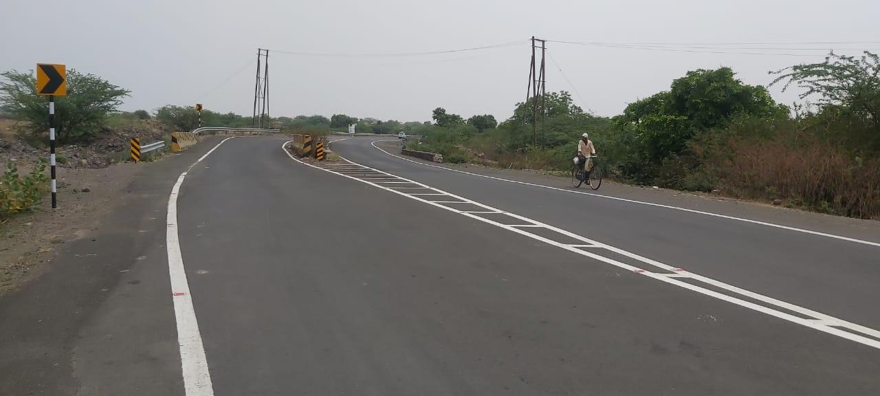Improvements to Malharpeth- Umbraj- Masur- Mayani - Diganchi -Mahud Pandharpur Road S.H.143 (Km 55/000 to 153/420) in the state of Maharashtra under MRIP on Hybrid Annuity Mode - Image 4