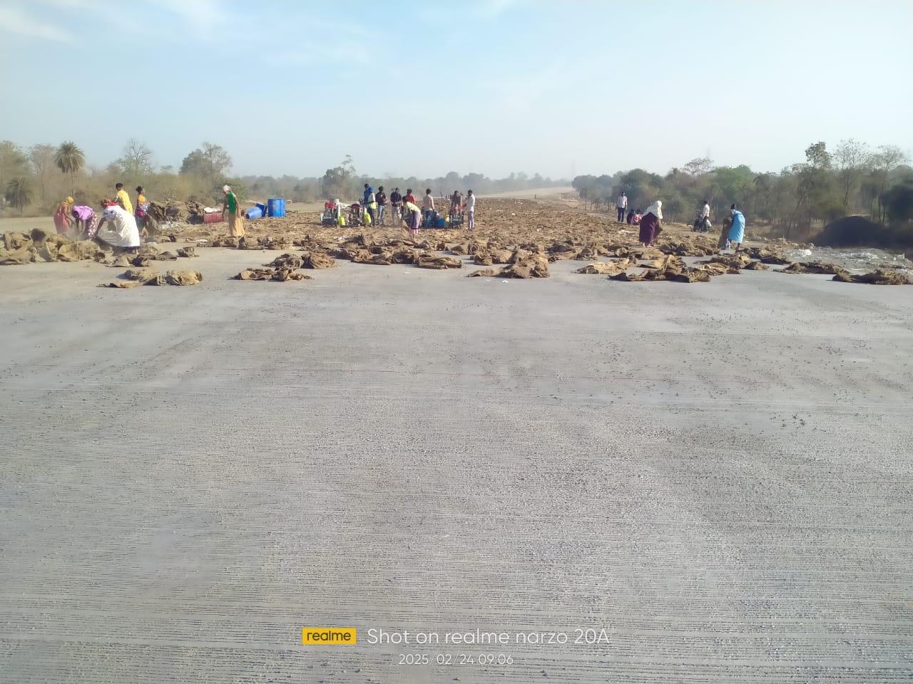 Construction of Eight lane access-controlled Expressway from Km 103.400 to Km 128.000 of Vadodara Mumbai Expressway in the State of Gujarat, UT of DNH and Maharashtra on Hybrid Annuity Mode under Bharatmala Pariyojana. - Image 3