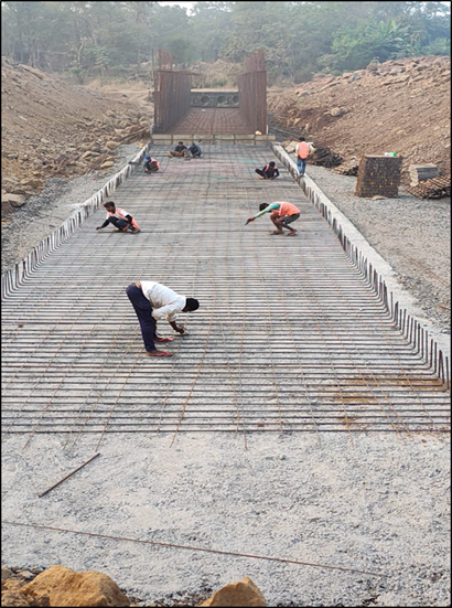 Construction of Eight lane access-controlled Expressway from km 128.000 to km 154.600 of Vadodara Mumbai Expressway in the state of Gujarat on Hybrid Annuity mode under Bharatmala Pariyojna. - Image 4